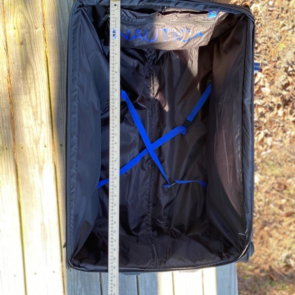 Nautica Large Suitcase - Picture 11 of 16